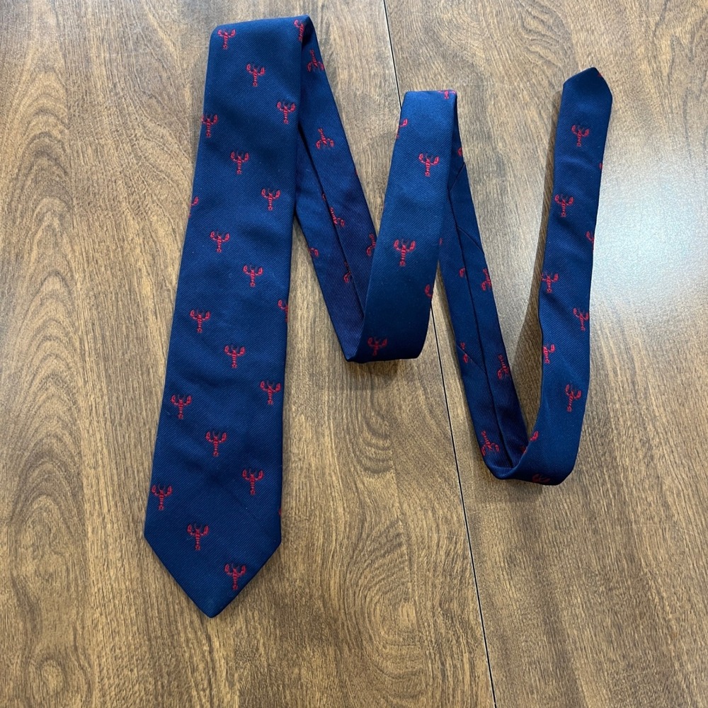 LL Bean Mens Navy Blue Red Lobster Nautical Preppy Silk Blend Necktie Tie